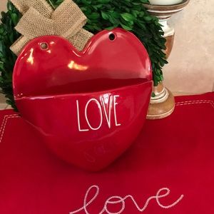 NWT Rae Dunn Heart Shaped LOVE Planter